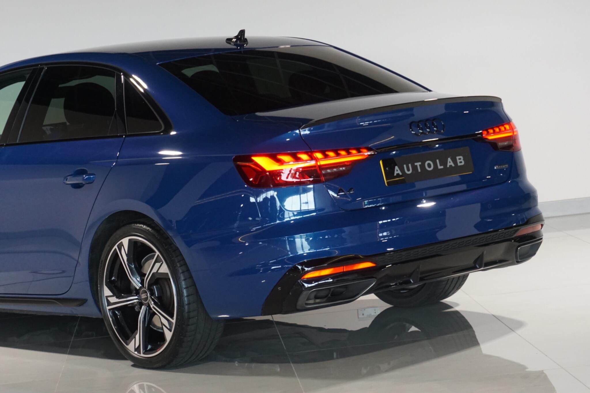 Audi A4 2.0 TDI 40 Black Edition Saloon 4dr Diesel S Tronic quattro Euro 6 (s/s) (204 ps)